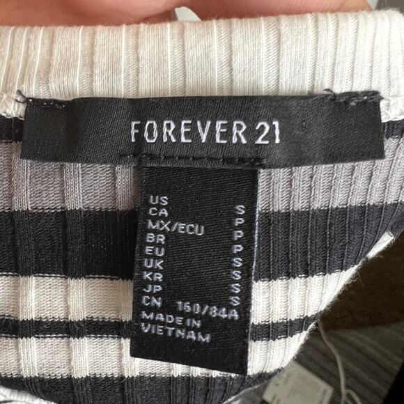 Black Striped Top Y2K 2000s Indie Sleaze Grunge Edgy Small - Picture 3 of 6